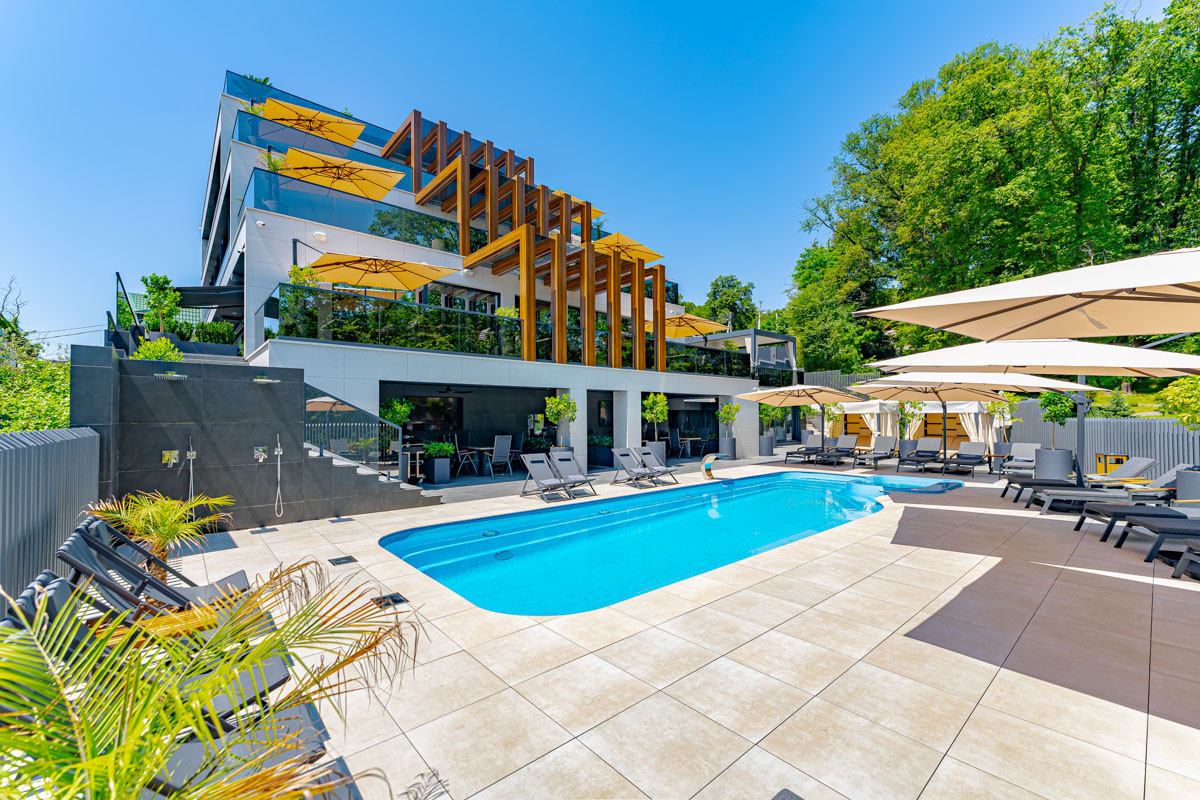 Бутик-отель Мондриан в Сириусе