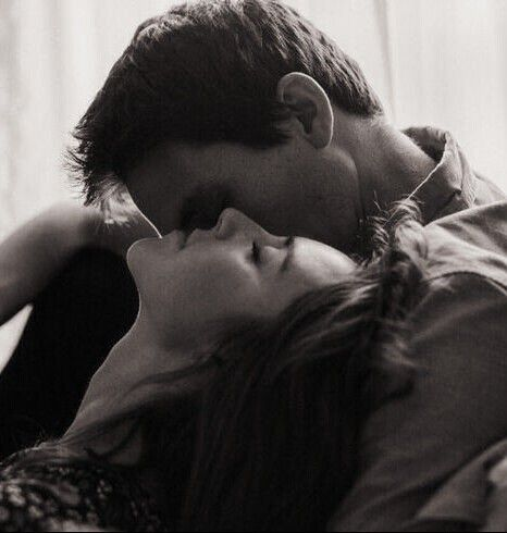 5 вещей, которые мужчина делает только рядом с той, кого боится потерять