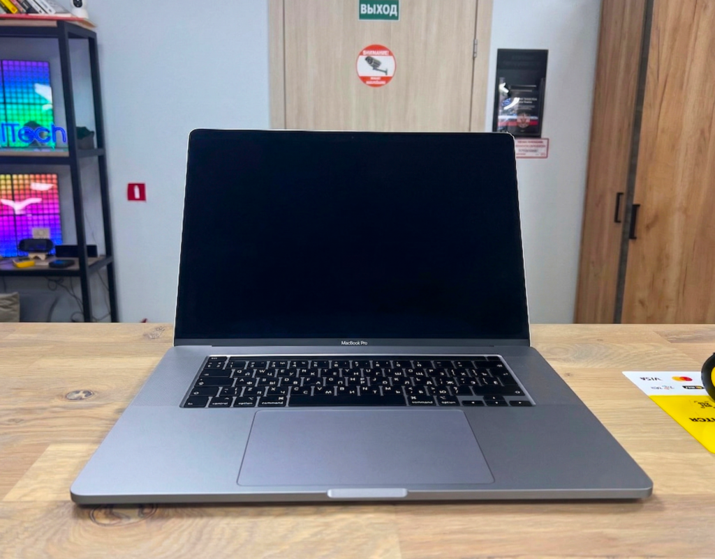 MacBook Pro 16 2019 A2141 — включается без зарядки и сразу выключается