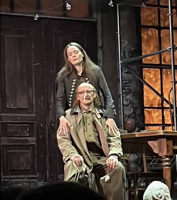 Сцена из спектакля «Три сестры. Долой уныние». Театр на Таганке. Фото автора. 