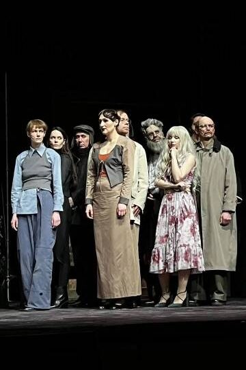 Спектакль «Три сестры. Долой уныние». Театр на Таганке.