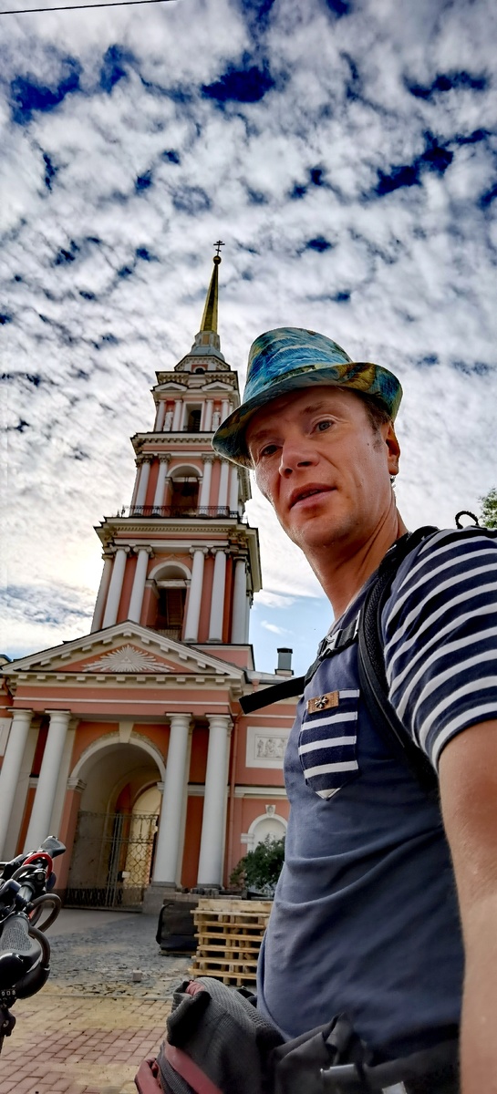 Казачий собор на Лиговском проспекте, рядом с автовокзалом