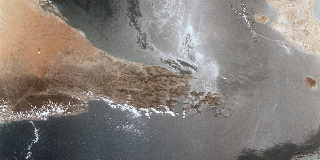 В Иране опровергли сообщения о пересечении кораблями США Ормузского пролива