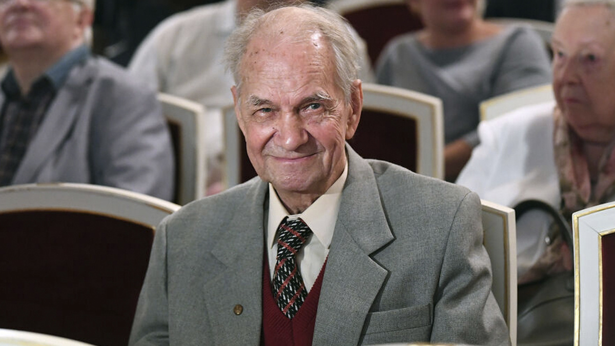 На фото Юрий Каюров