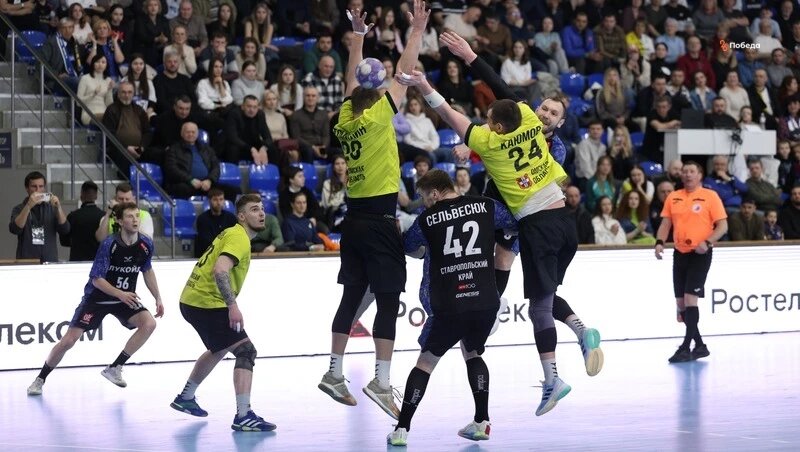    На перерыв команды ушли со счётом 14:8 в пользу ставропольцев Фото: Дмитрий Ахмадуллин / / ИА «Победа26»