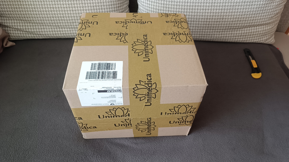 Вот в таком виде пришёл мой заказ — коробка целая, без повреждений.