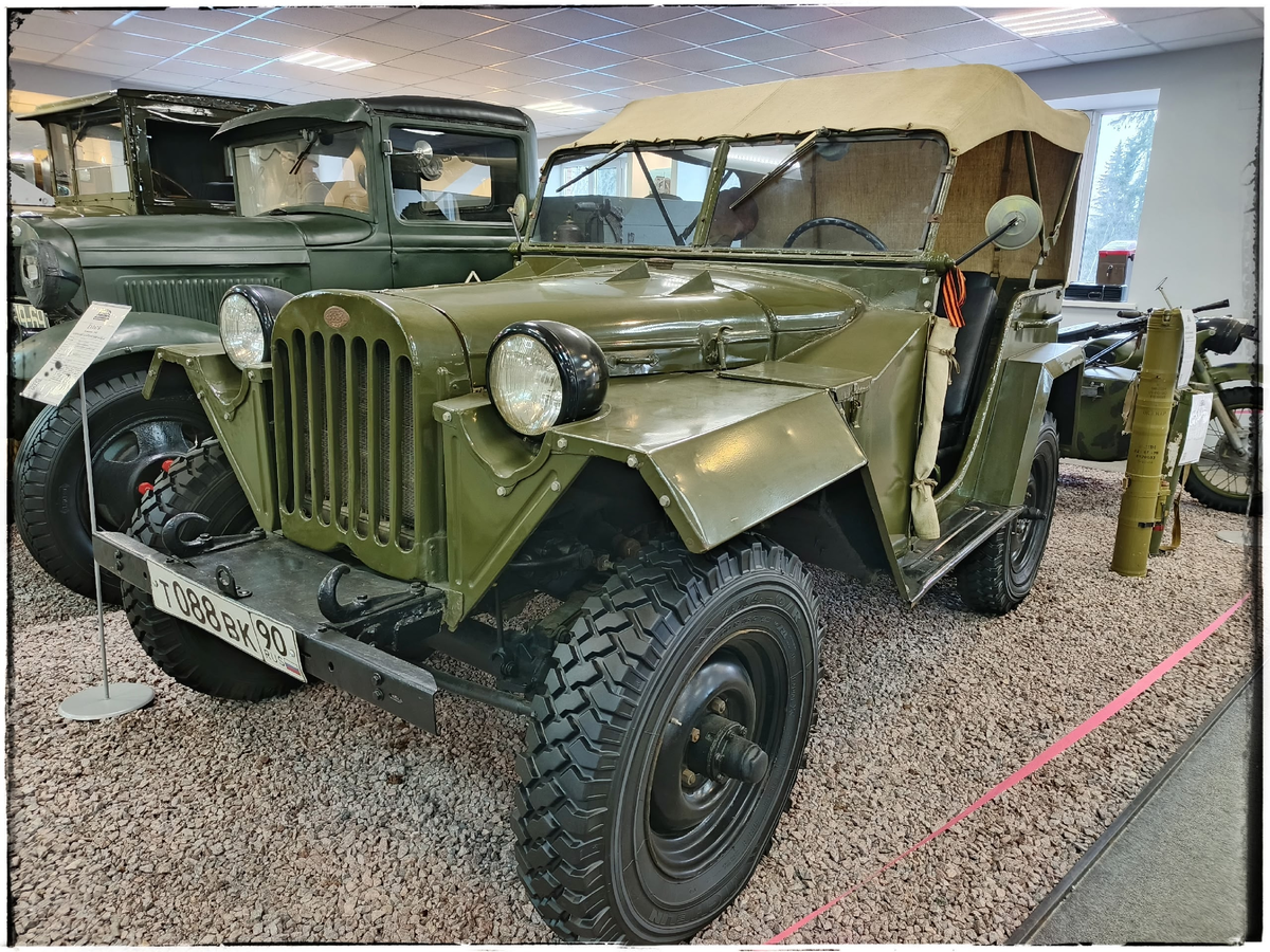 Газ 69, дедушка знаменитого "Козла", который, в прочем, и сам уже давно дедушка...