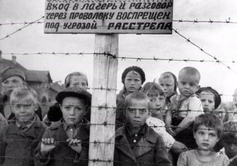 11 апреля — Международный день освобождения узников фашистских концлагерей и почему этот кадр из Петрозаводска нельзя переписать
