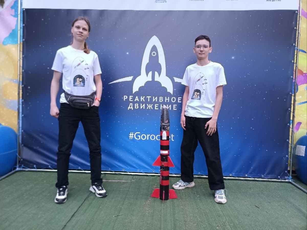    Нефтеюганские школьники собирают ракеты и спутники