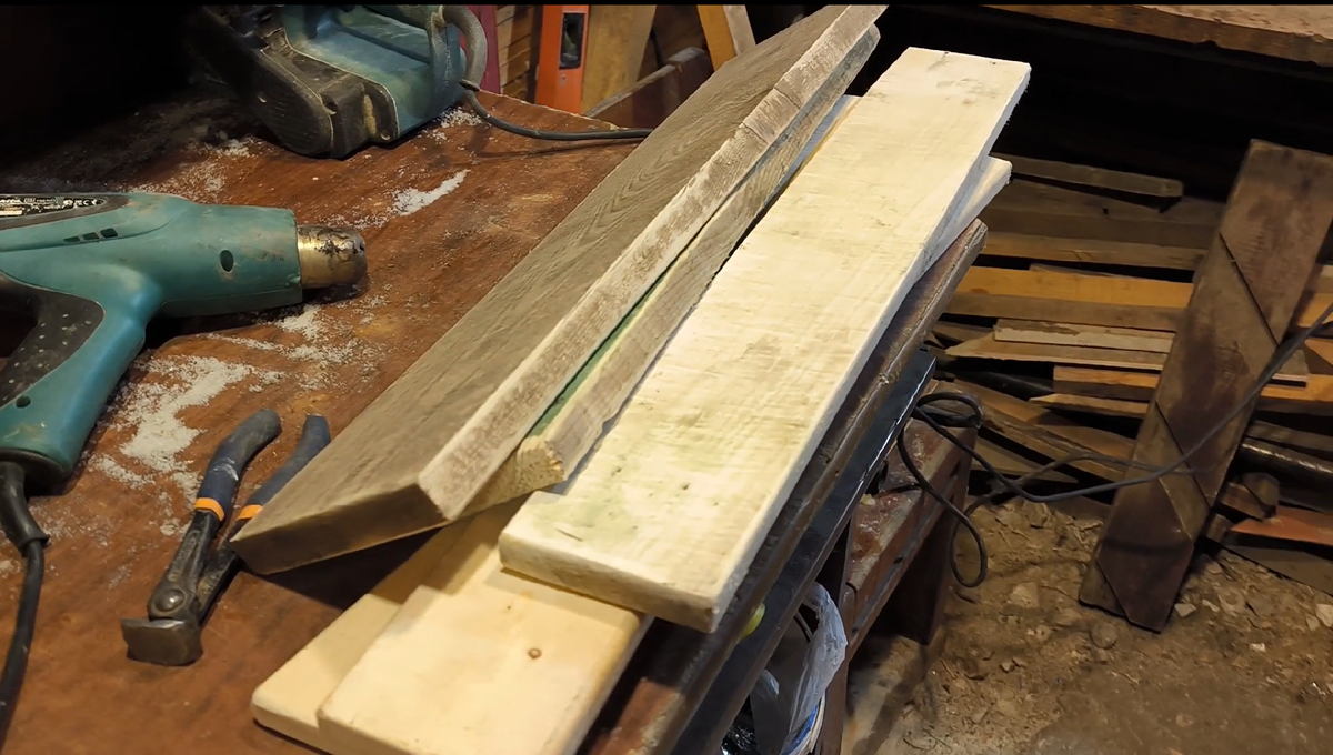 Старые доски для полки