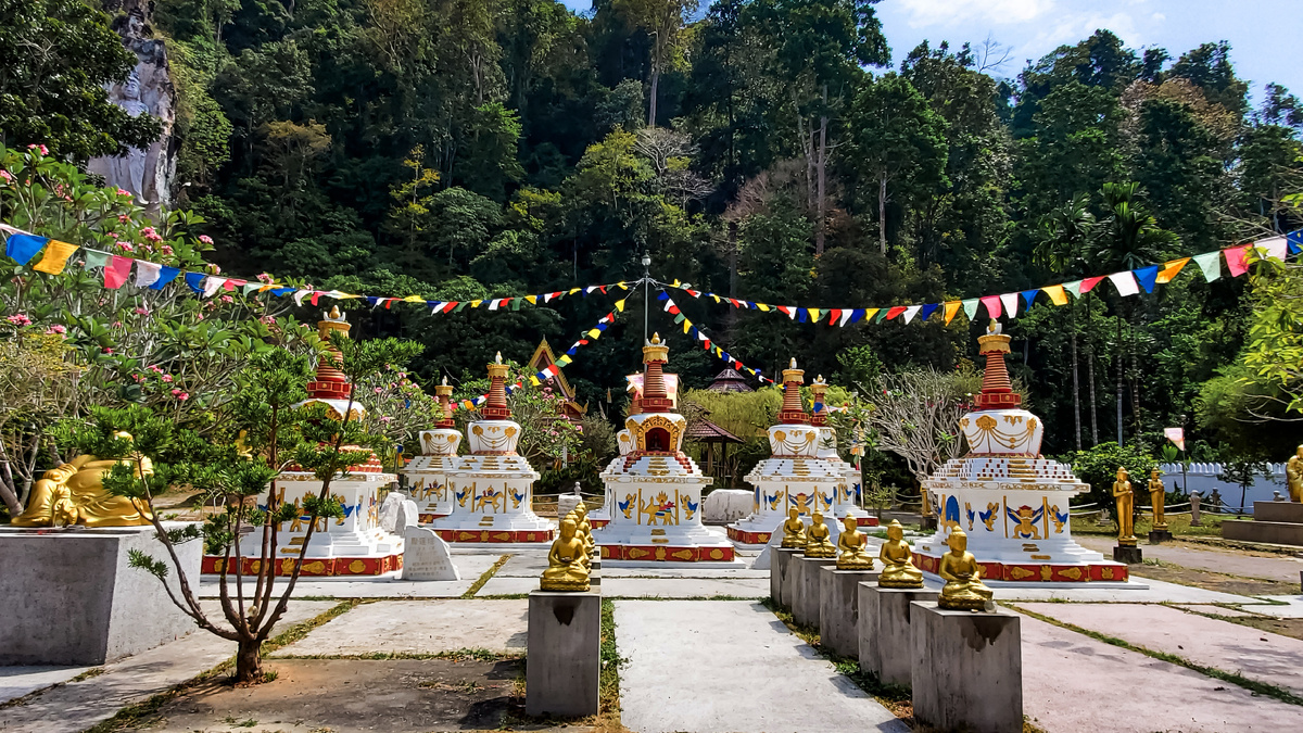 Храм Wat Koh Wanaram