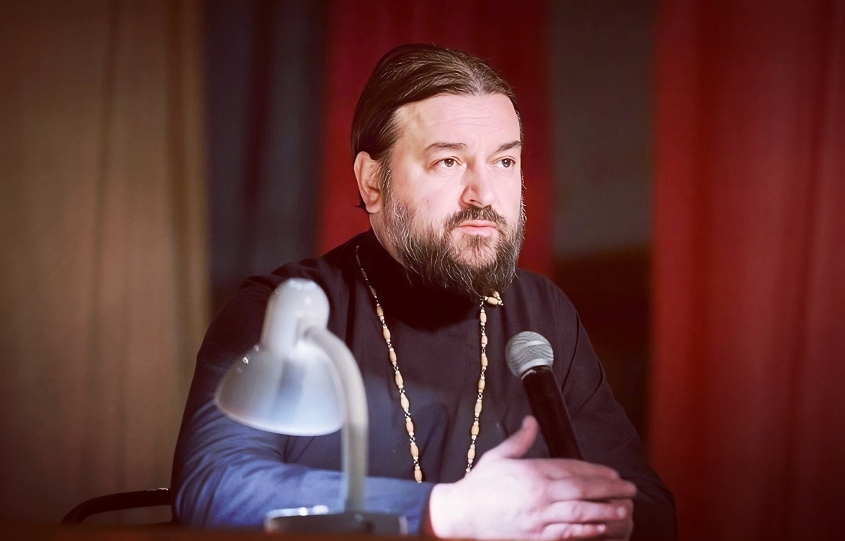 Андрей Ткачёв — протоиерей, настоятель Храма Троицы Живоначальной в Хохлах, писатель, телеведущий, блогер, миссионер.