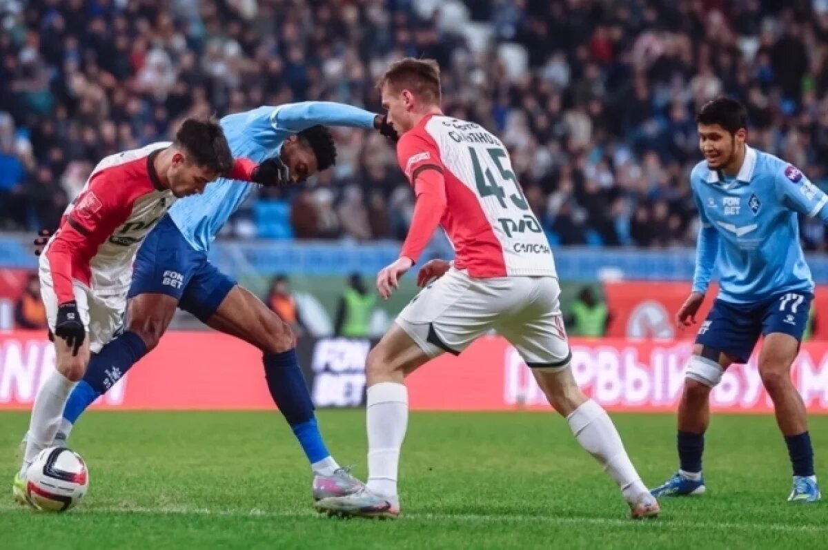    Жаркий футбольный поединок в Самаре закончился ничьей