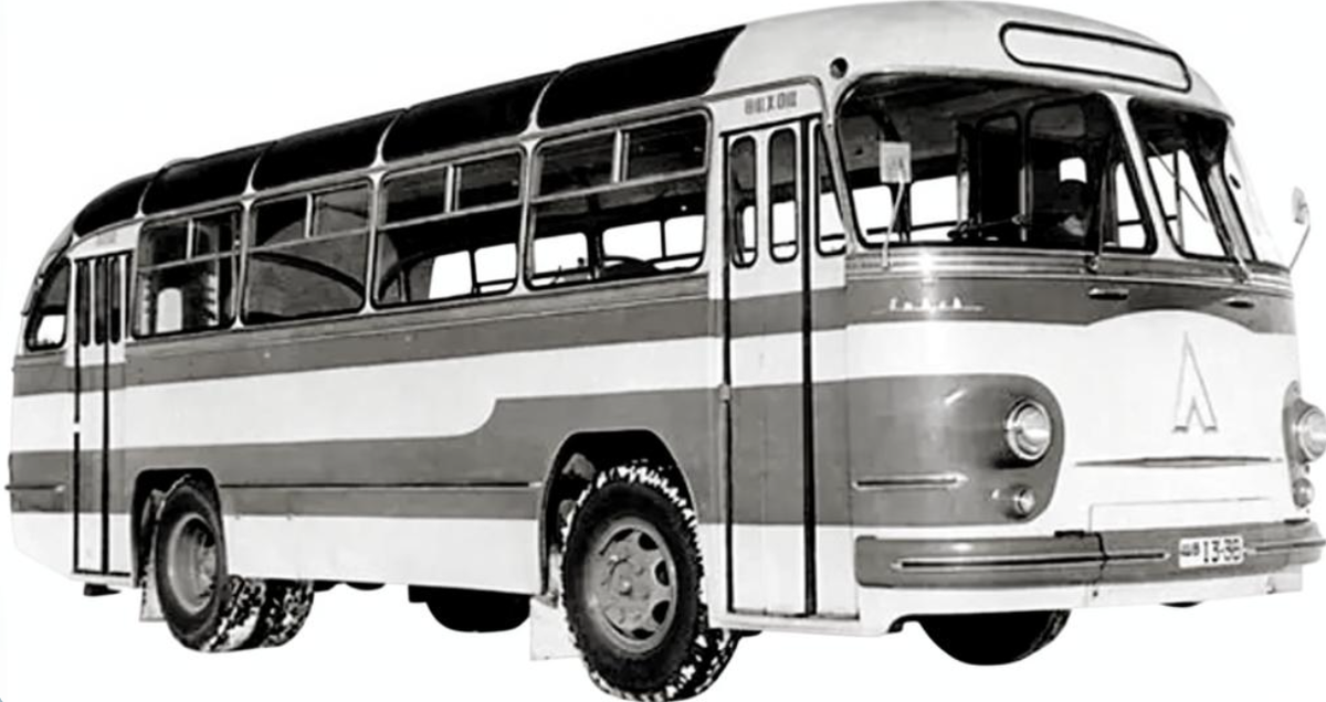 ЛАЗ-695Б. Источник: https://motor.ru/stories/gagarin.htm