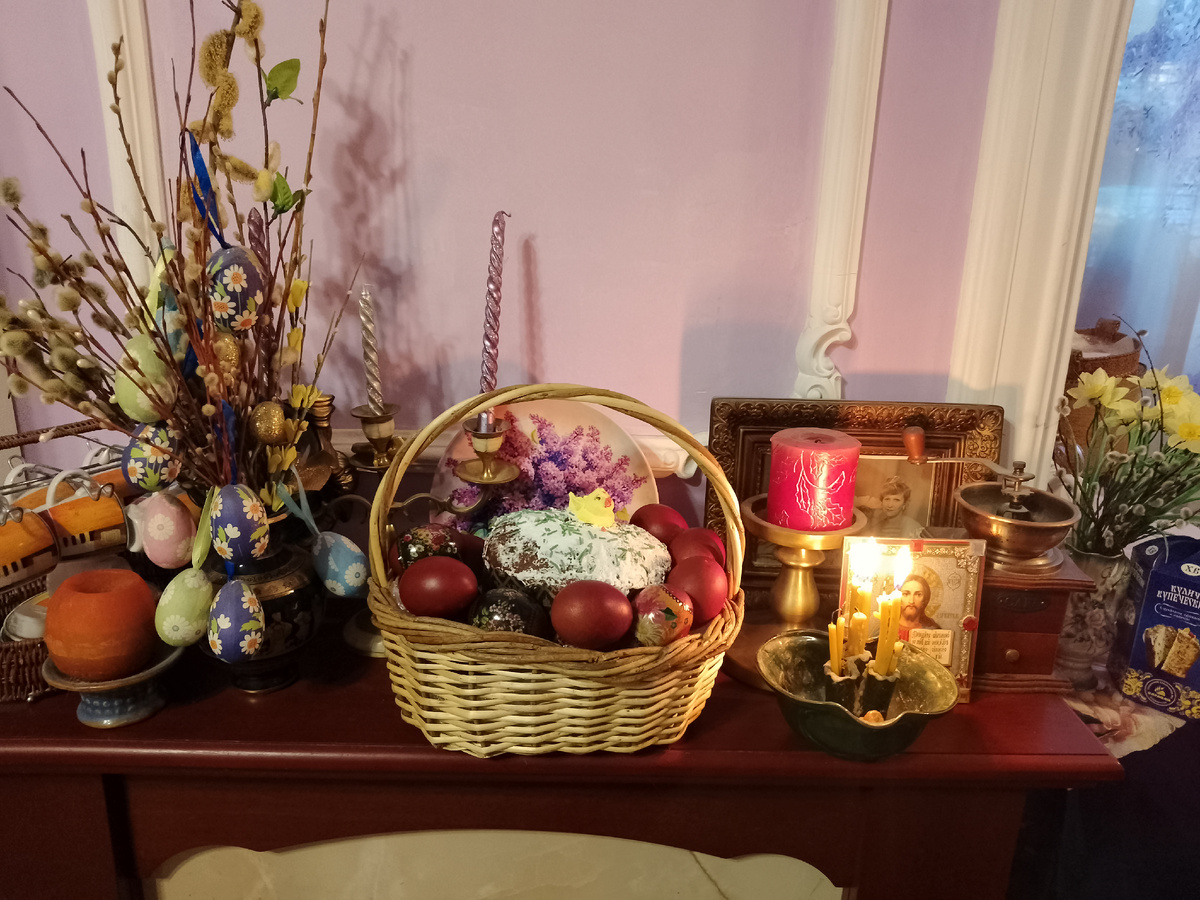 Фото автора, освятила куличи и яйца