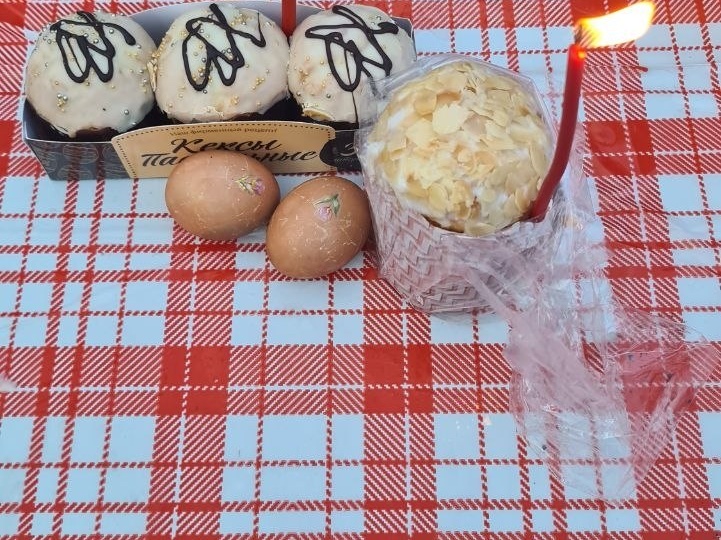 В этом году два раза посвятила вкусности - один набор домой, второй к папе