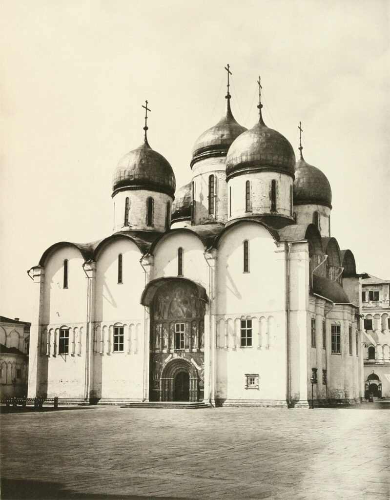 Успенский собор Московского Кремля на фотографии 1883 года