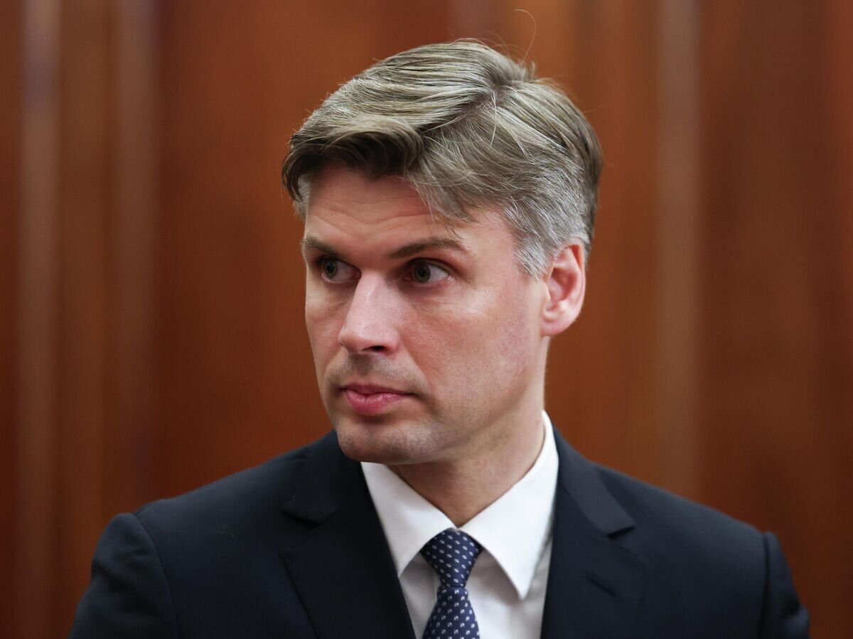    Генеральный директор государственной корпорации по космической деятельности "Роскосмос" Дмитрий Баканов во время встречи с президентом РФ Владимиром Путиным | © РИА Новости / POOL