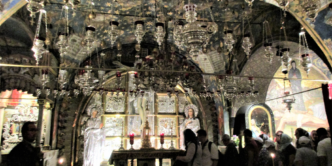 Человек цепляется за веру... Фазиль Искандер