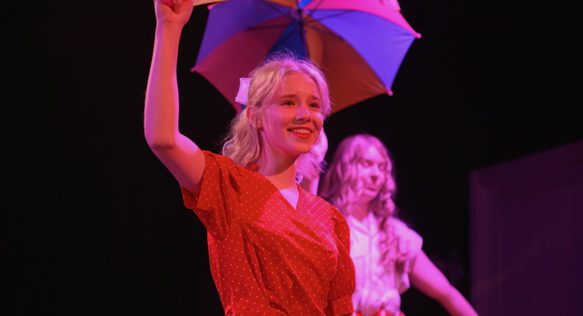 Спектакль «С любимыми не расставайтесь» 