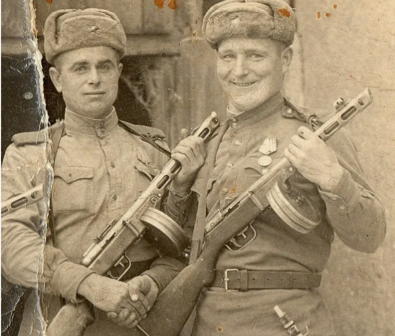 Старое фото из архива: 40-е годы