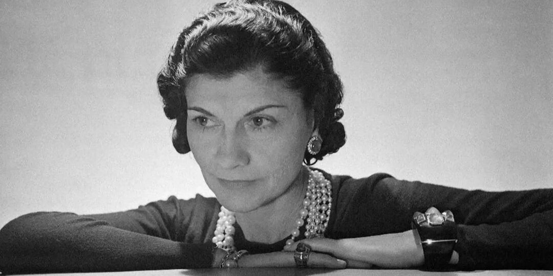 Возраст для женщины не самое главное: можно быть восхитительной в 20 лет, очаровательной в 40 и оставаться неотразимой до конца своих дней