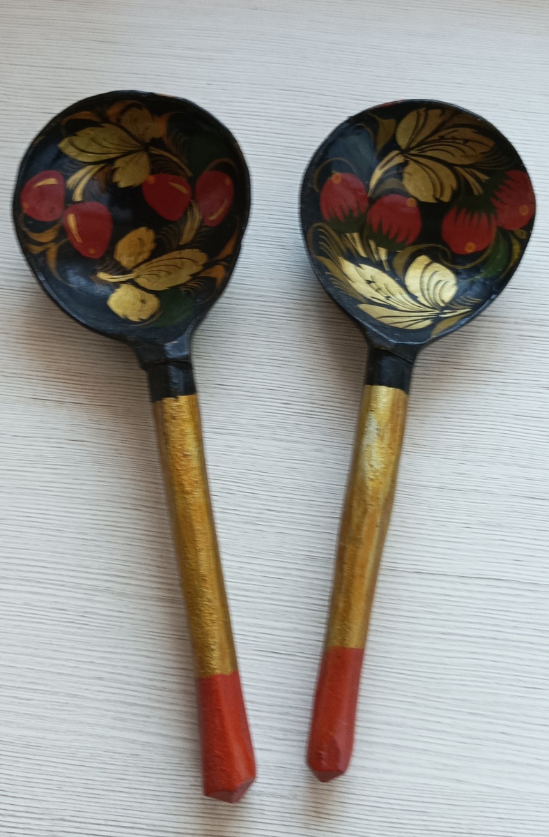 50р за пару. Здесь по 100р штучка продают, это очень дёшево. 