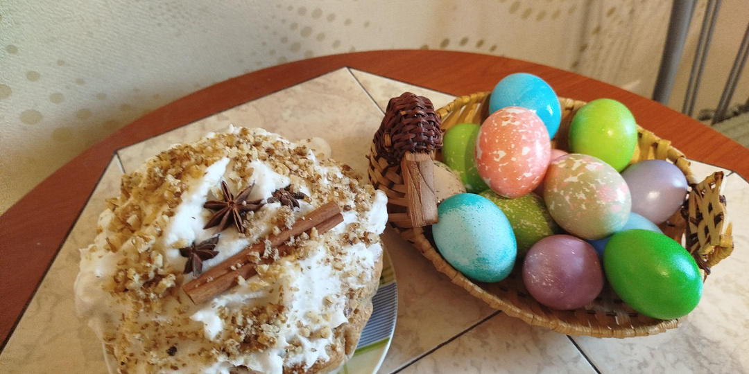 Сегодня два праздника, а повод — один: ты у себя одна такая 🕊️🚀