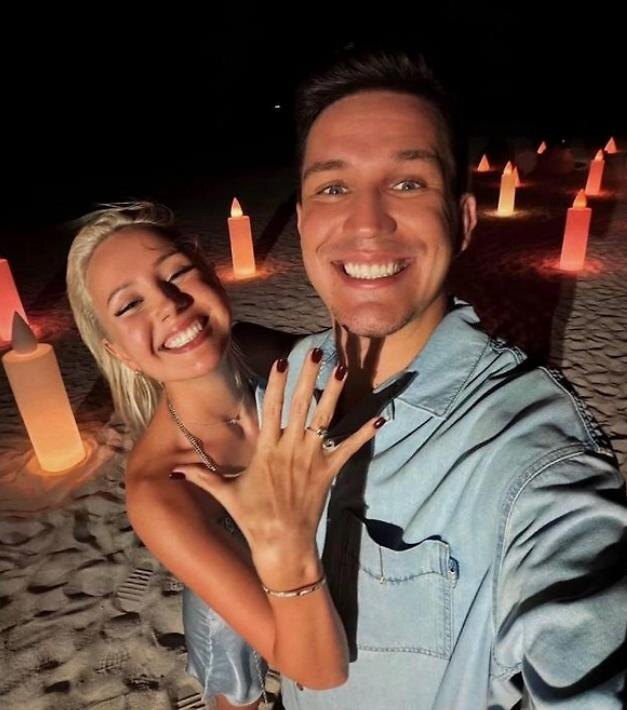 Как 10-летняя дружба Клавы Коки и Димы Масленникова закончилась помолвкой