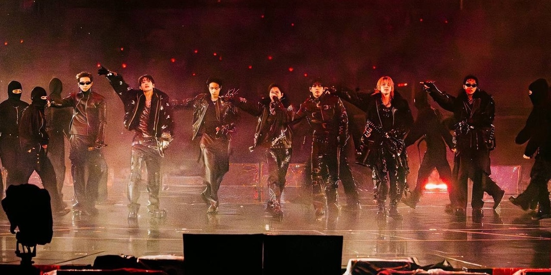 И дождь смывает все следы..."Мы в бассейне?"...