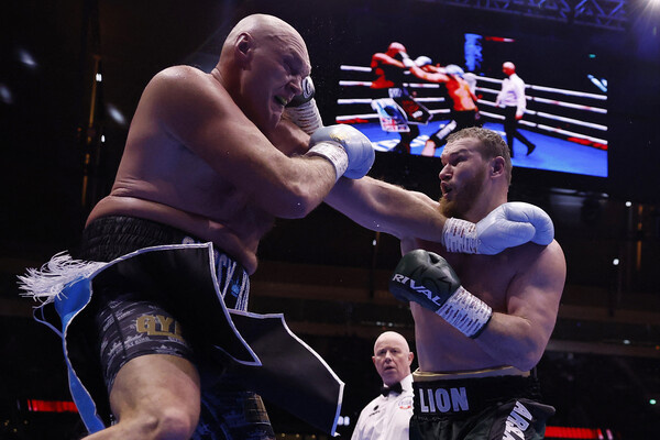 Поединок Тайсон Фьюри — Арсланбек Махмудов / Reuters/Andrew Couldridge   📷