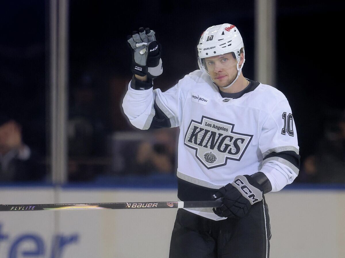    Хоккеист "Лос-Анджелес Кингз" Артемий Панарин | © REUTERS / Brad Penner