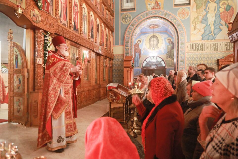    Ночная пасхальная служба в храме Иоанна Богослова. Источник: Олег Укладов