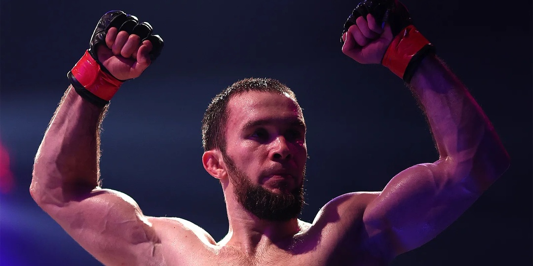 Еще один воспитанник Нурмагомедова приблизился к титулу PFL: Хавалов победил Стотса в кровавой битве