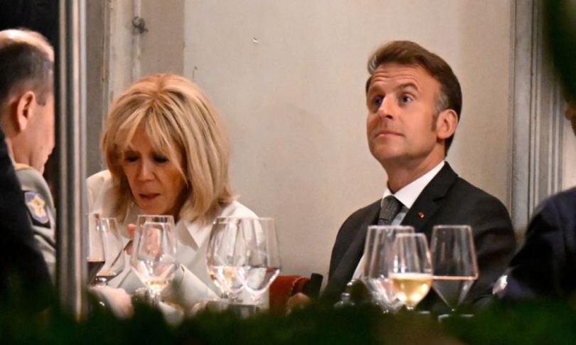    Источник: Backgrid | Макроны в Риме