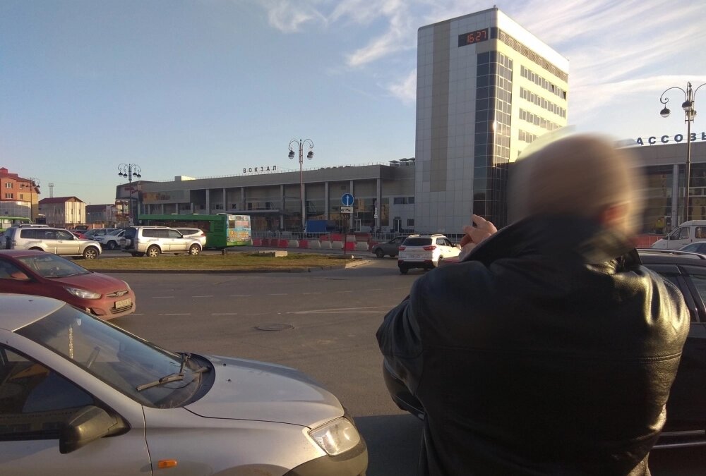    Один из фигурантов во время следственного эксперимента. Фото: Предоставлено СУ СК РФ по Тюменской области