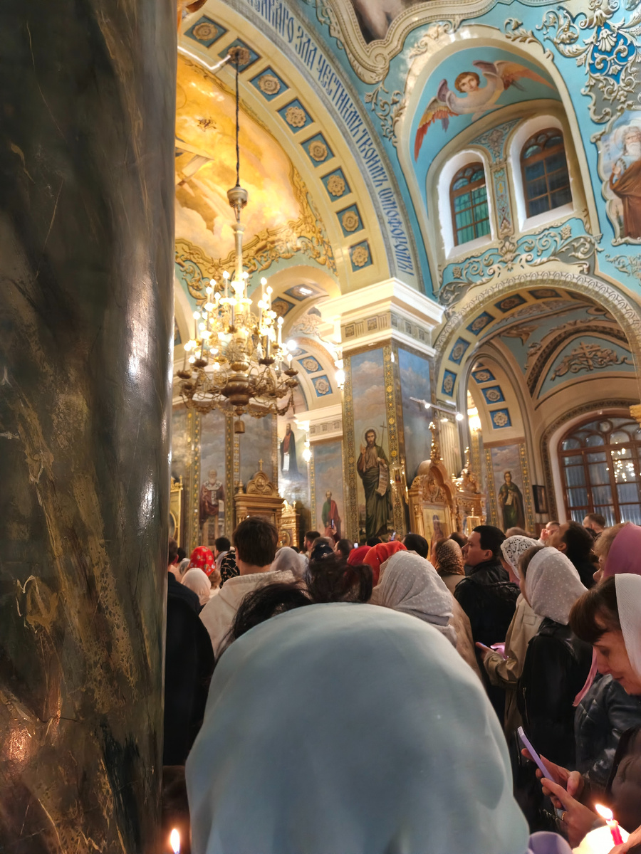 Покровский кафедральный собор г. Самара. Построена на средства купцов Шихобаловых и дворян Паршенских в  1857–1861 году. В период с 1938 по 1946 - это была единственная действующая церковь в городе. Остальные были уничтожены, разграблены превращены в иное.