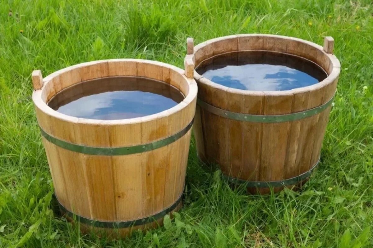    В народном календаре 13 апреля значится как «Поливальный понедельник» или «Обливанный понедельник».