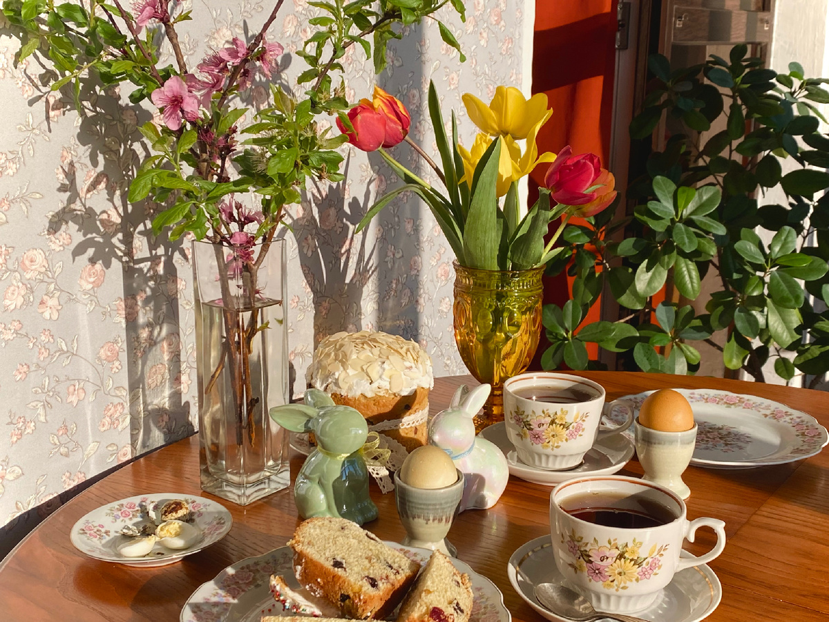 Завтрак: чай, пасха и яйца - все скромно, без лищнего