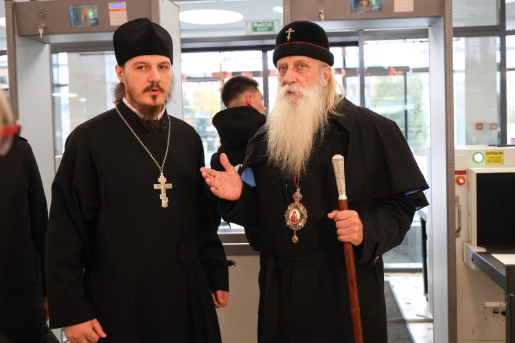Роман Донцов (на фото слева, справа — митрополит Московский и всея Руси РПСЦ Корнилий): «Наш город в старообрядчестве всегда занимал такую хорошую видную роль центра Поволжья» Фото: «БИЗНЕС Online»