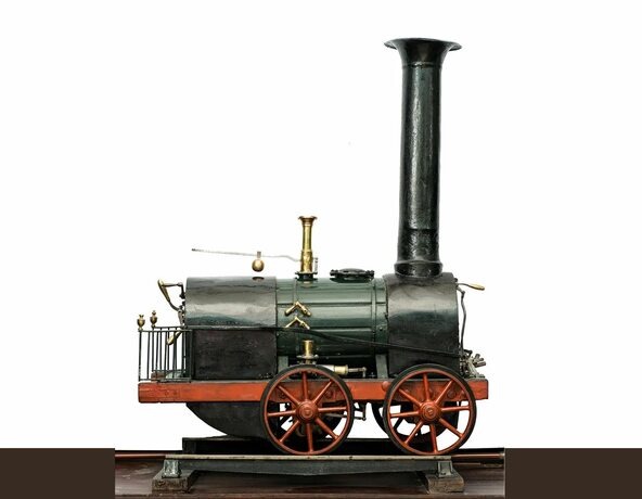 Первый паровоз в России был построен отцом и сыном Черепановыми — Ефимом Алексеевичем и Мироном Ефимовичем — в 1833 году на Выйском заводе (входил в состав Нижнетагильских заводов Демидовых). Испытания паровоза начались в августе 1834 года.