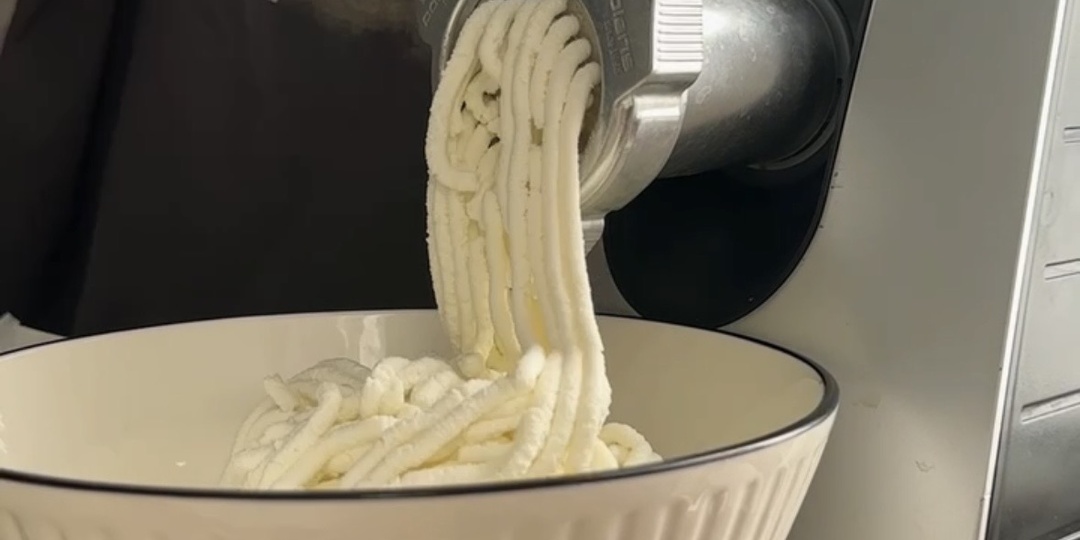 Сырники, которые не разваливаются и получаются как в кафе: главный секрет, о котором почти никто не говорит