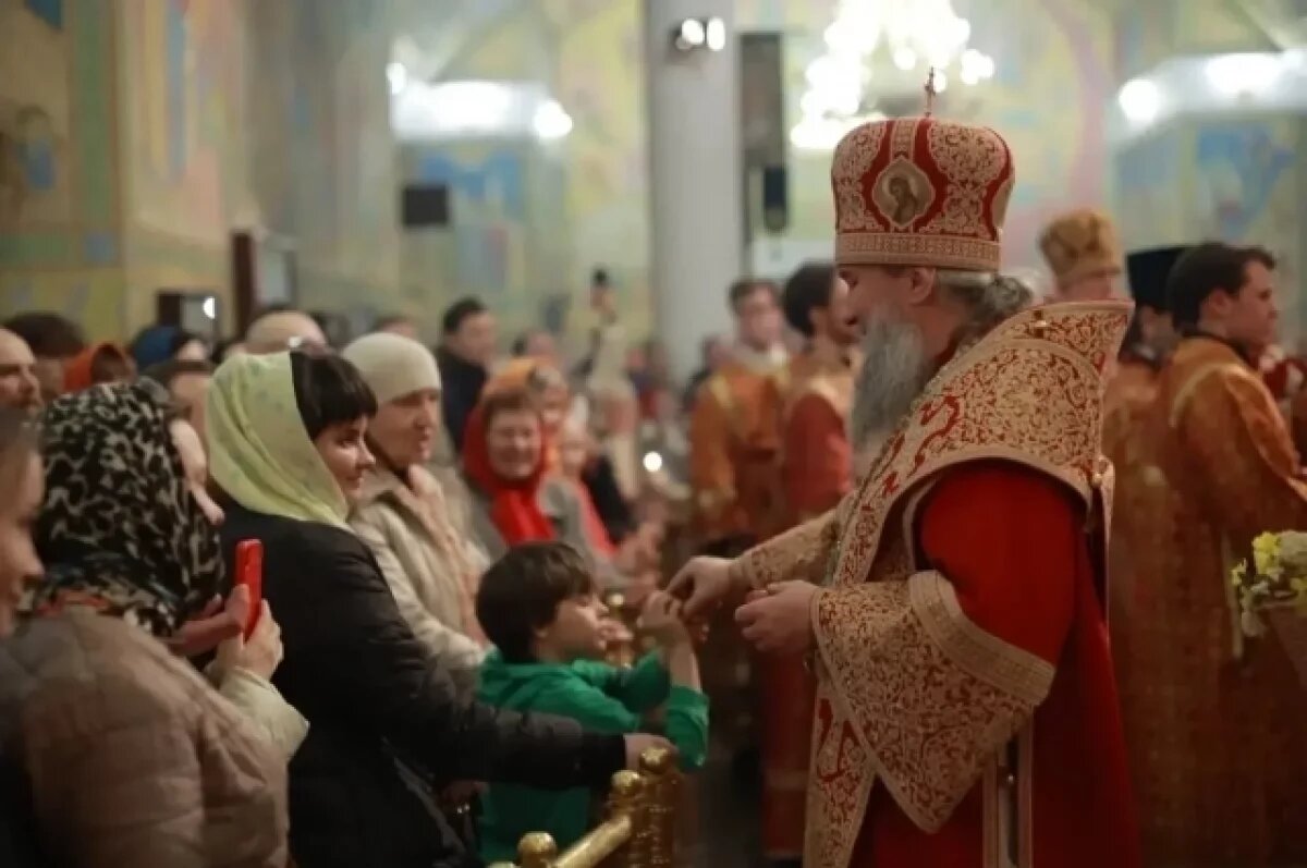    Губернатор Денис Паслер поздравил свердловчан с праздником Светлой Пасхи
