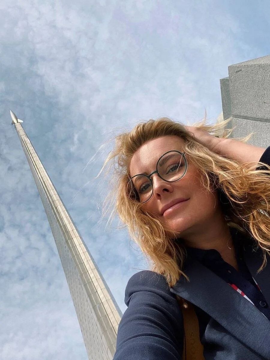 На фото: ведущая прогноза погоды на канале  ТВЦ  Алена Дублюк