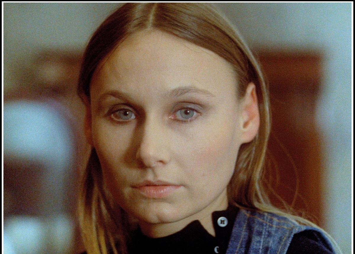    Анджела Плезенс