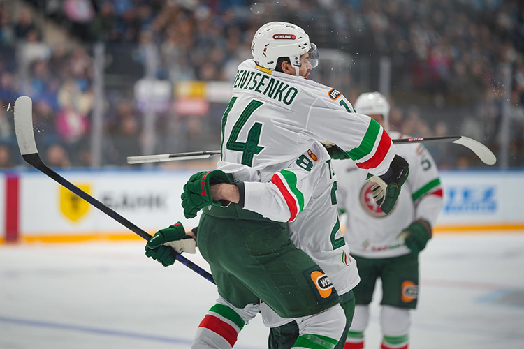    Тут было всё: девять заброшенных шайб, камбэк одной из команд с минус два, спасение другой за 46 секунд до конца основного времени и, конечно, победный гол в овертайме.   
Фото: ak-bars.ru