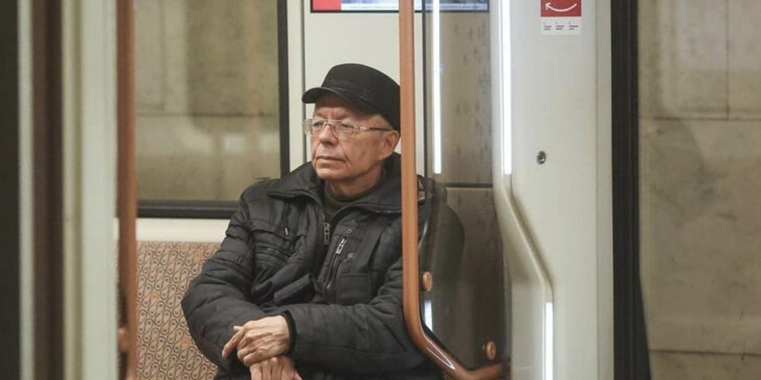 «Первое ускорение старения наблюдается в 34–40 лет»: названы критические периоды в жизни человека