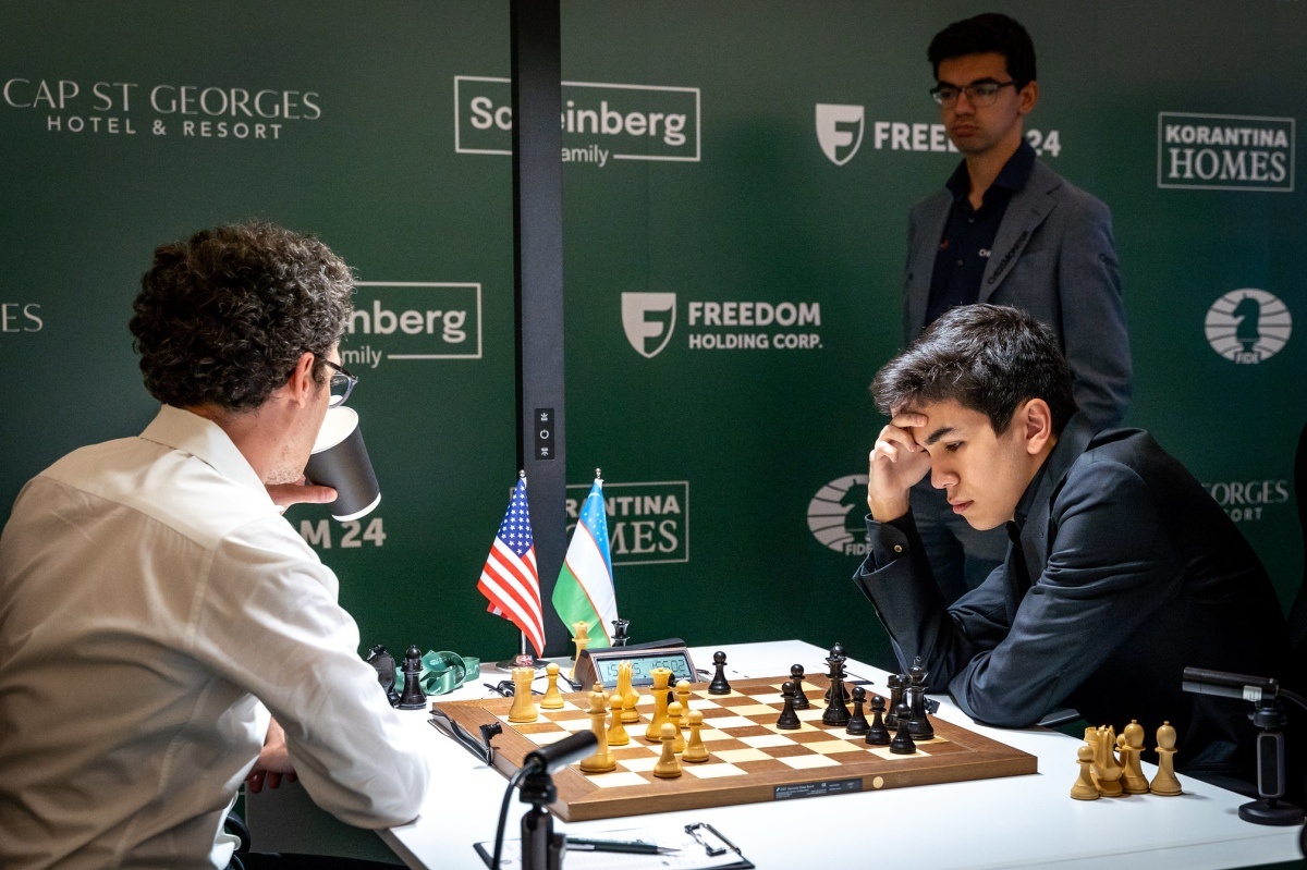 11-й тур. За принципиальной партией КАРУАНА – СИНДАРОВ наблюдает ближайший преследователь лидера Аниш ГИРИ.