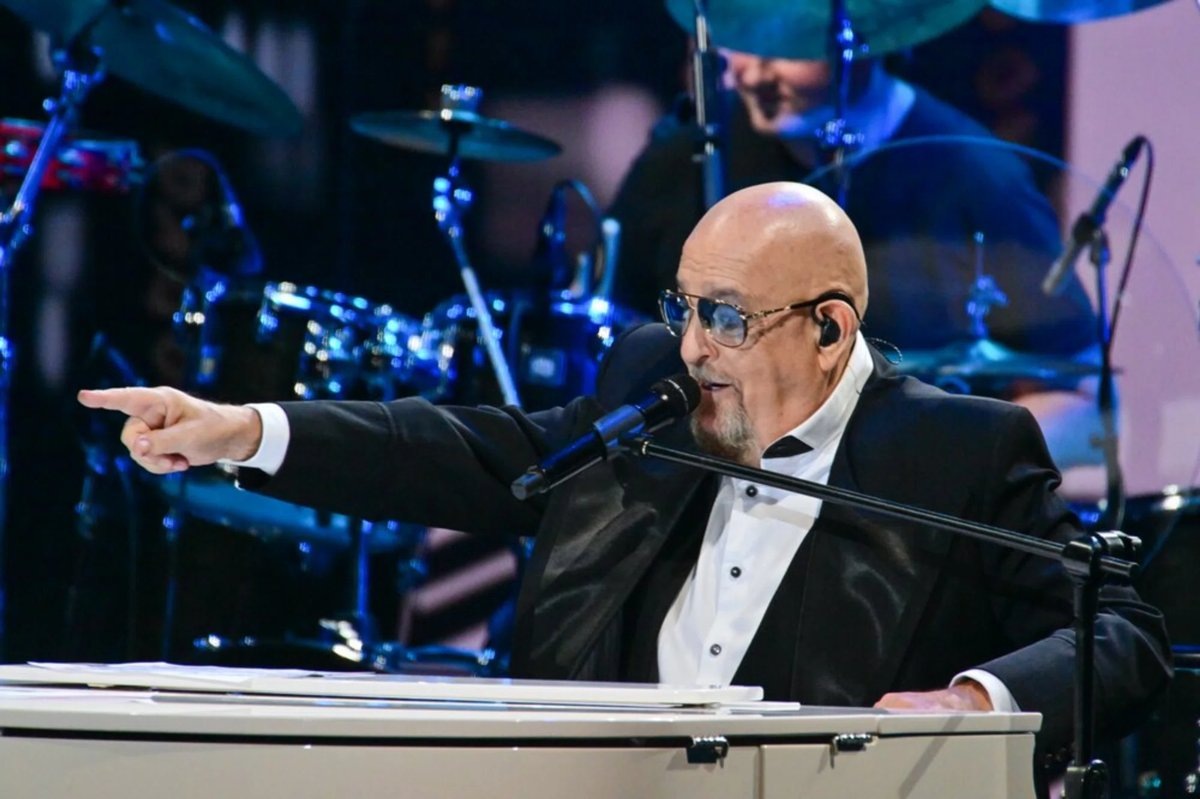    В 1980-х годах Шуфутинский был не только исполнителем, но и начал карьеру продюсера