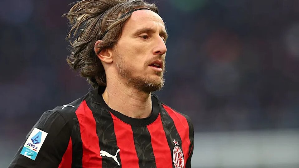 Лука Модрич: Хорватский дирижёр, который заставил замолчать Месси и Роналду (и до сих пор бегает быстрее молодых)